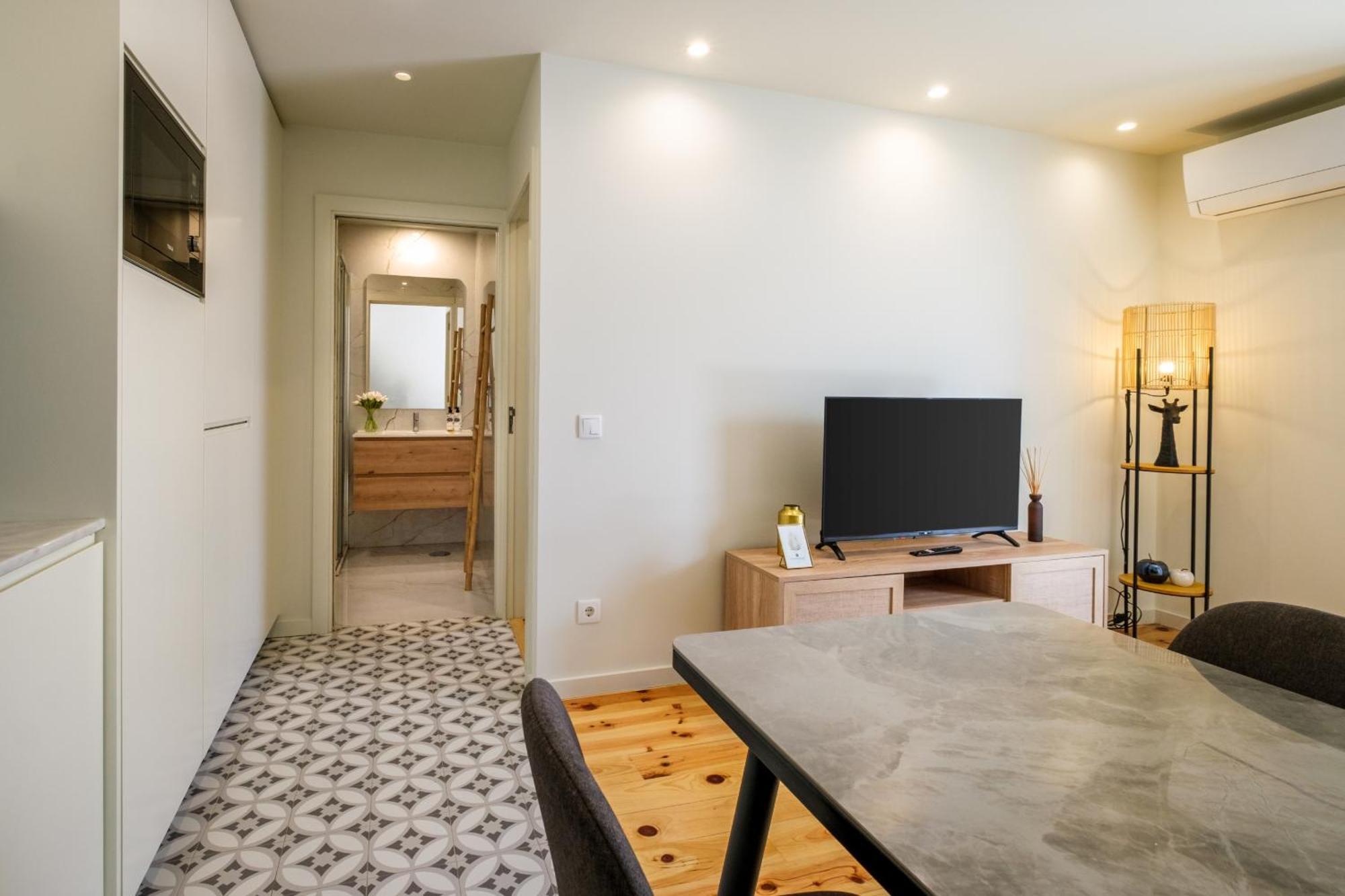 Apartment Luxury Style 7 With Ac Downtown Near Metro *