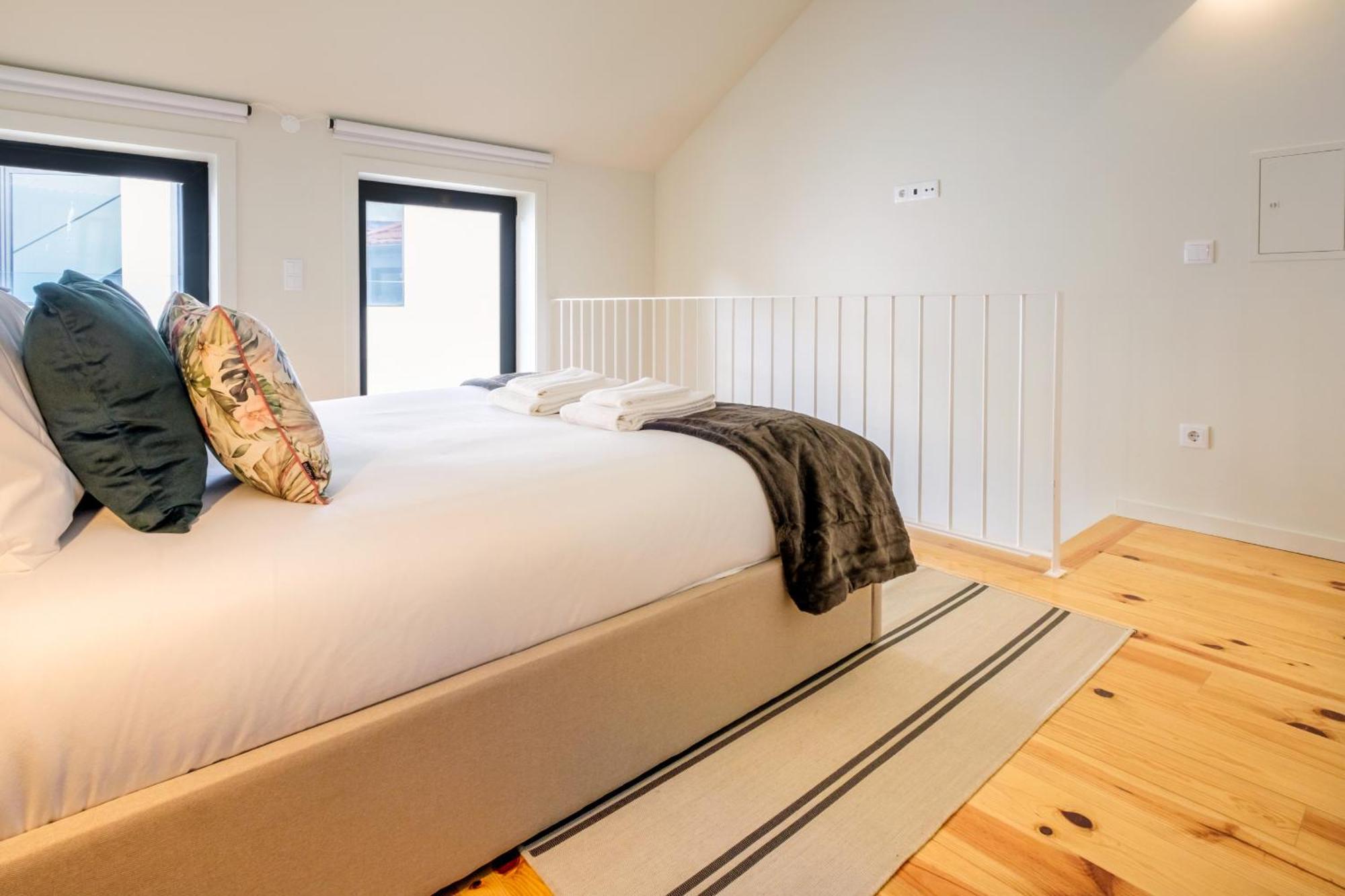 Luxury Style 4 With Ac Downtown Near Metro Apartment