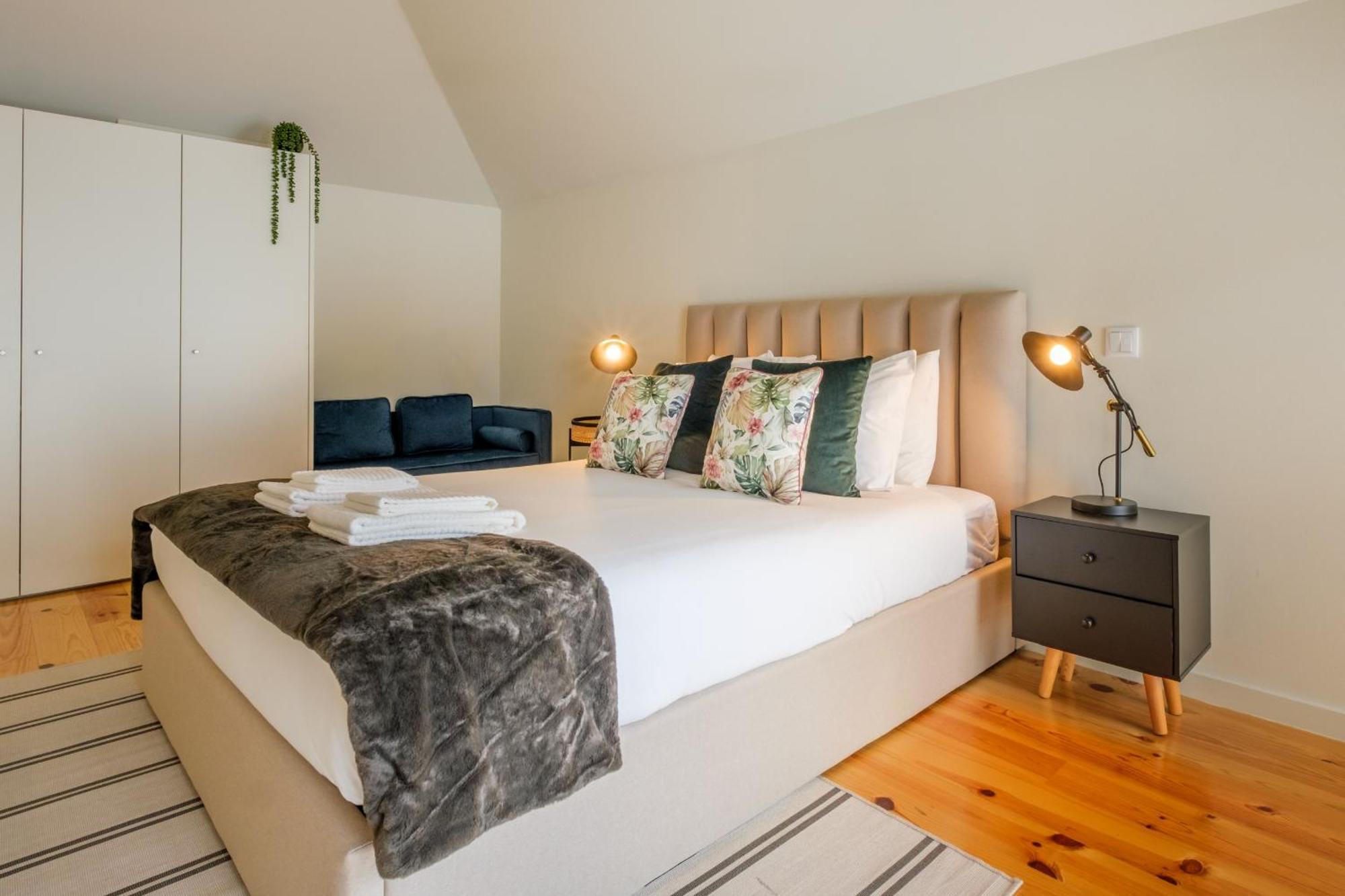 Luxury Style 4 With Ac Downtown Near Metro Apartment *