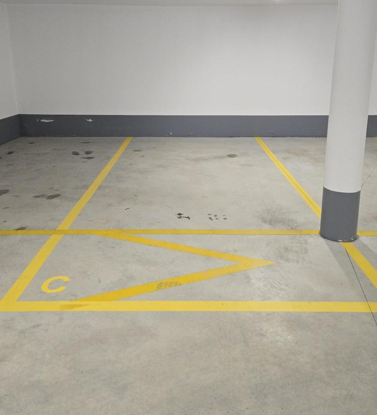Apartment With Parking & Terrace *