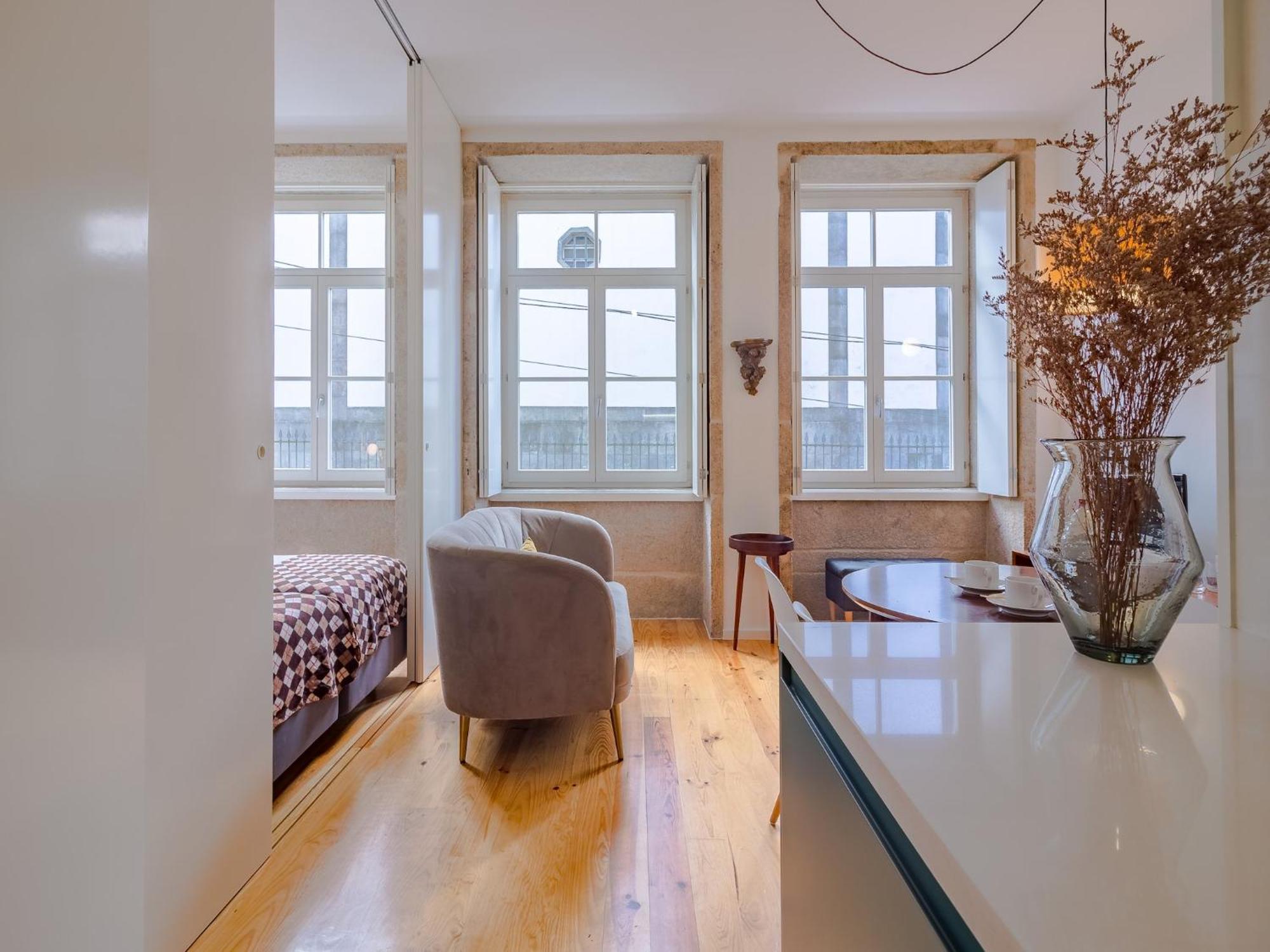 Charming Studio, Ideal For Smaller Groups *