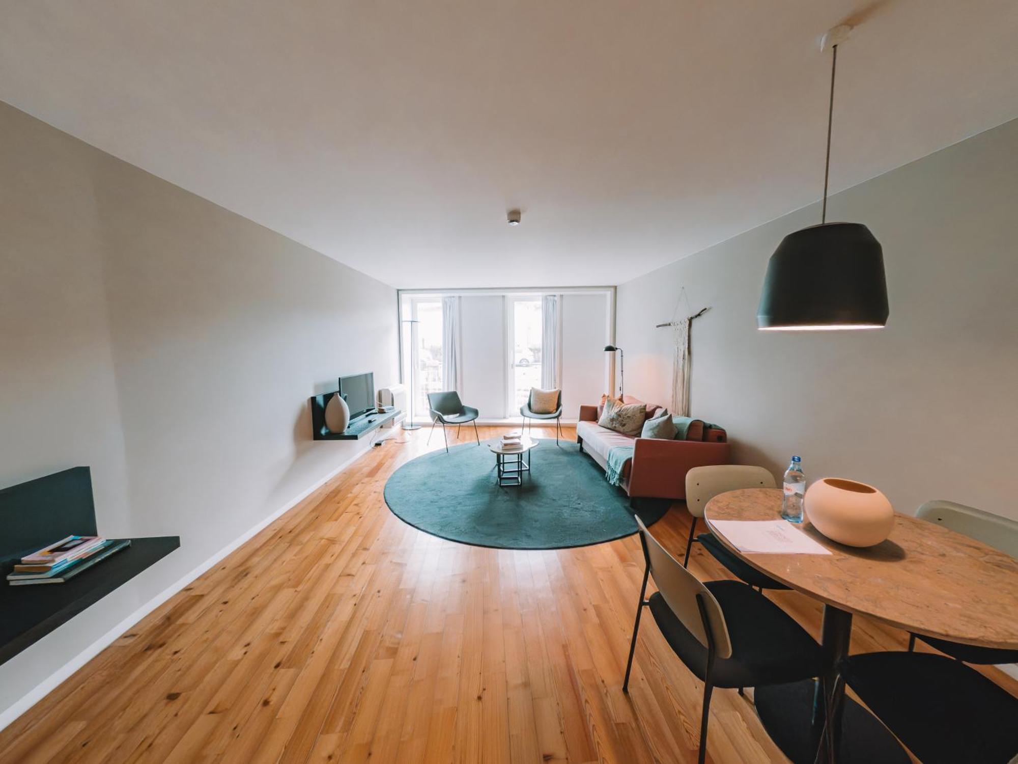 Serviced - Miragaia Apartment Porto