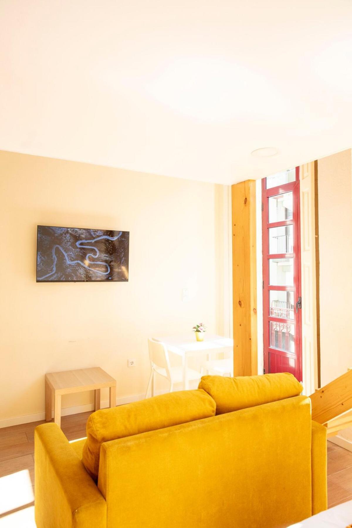 Close To Everything Your Yellow Prm 1f Apartment Porto