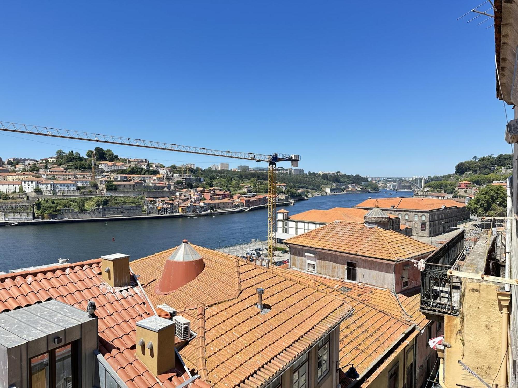 Apartment Charming 2-bedroom In