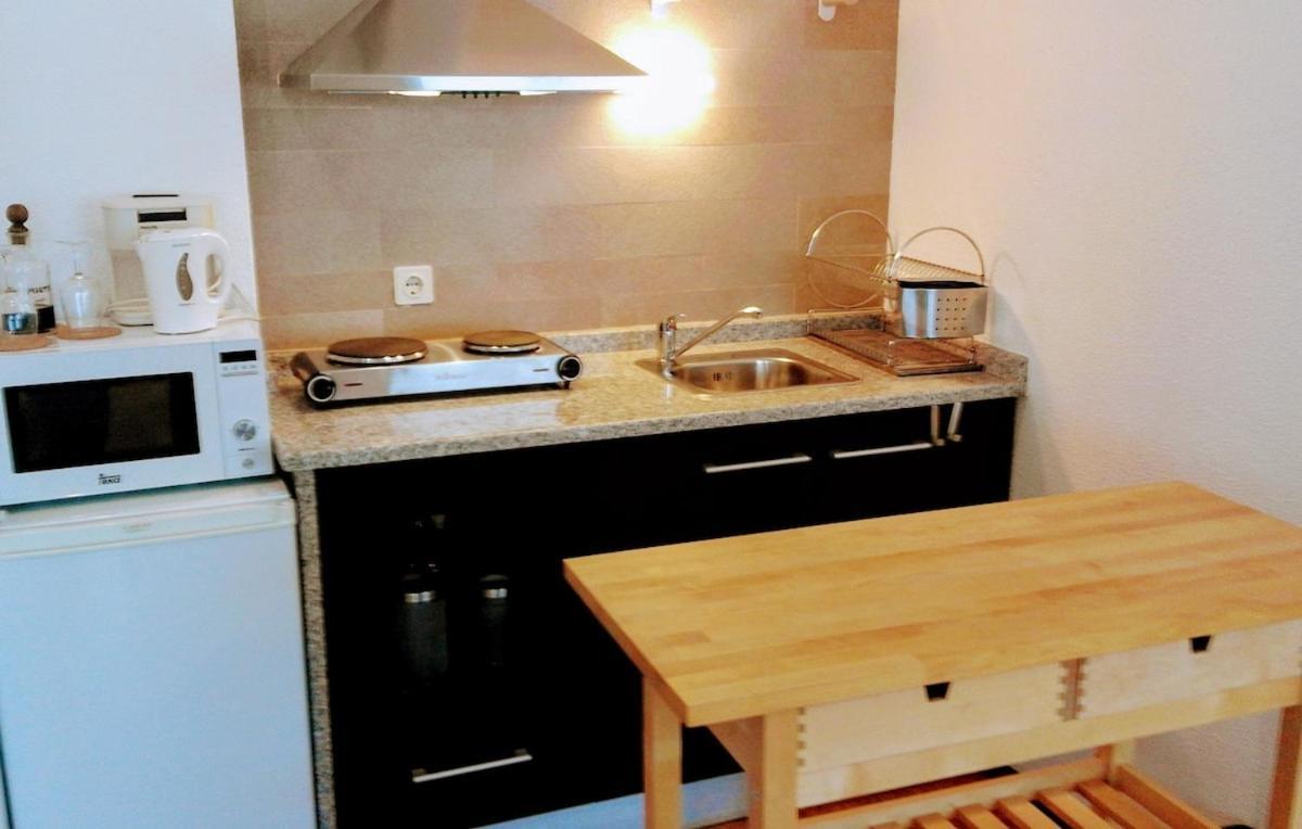 Quiet Studio City Center Apartment *