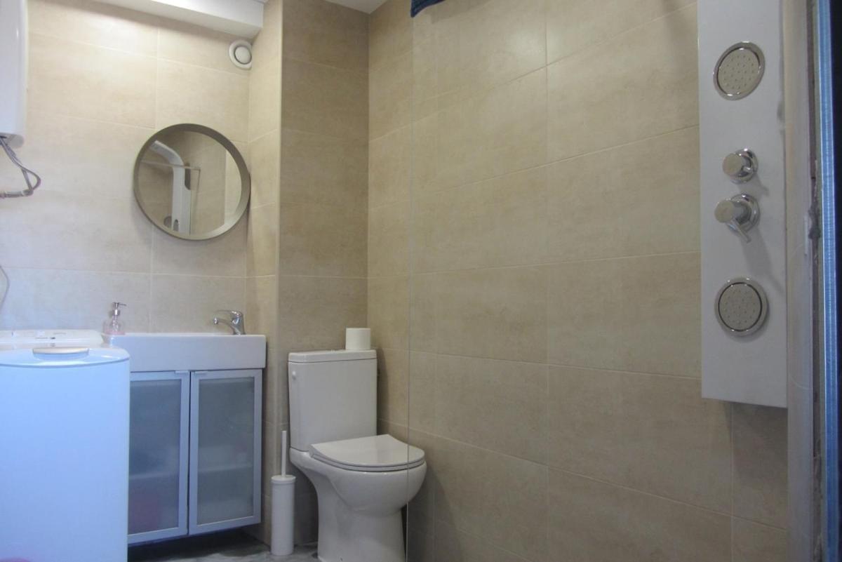 Quiet Studio City Center Apartment *