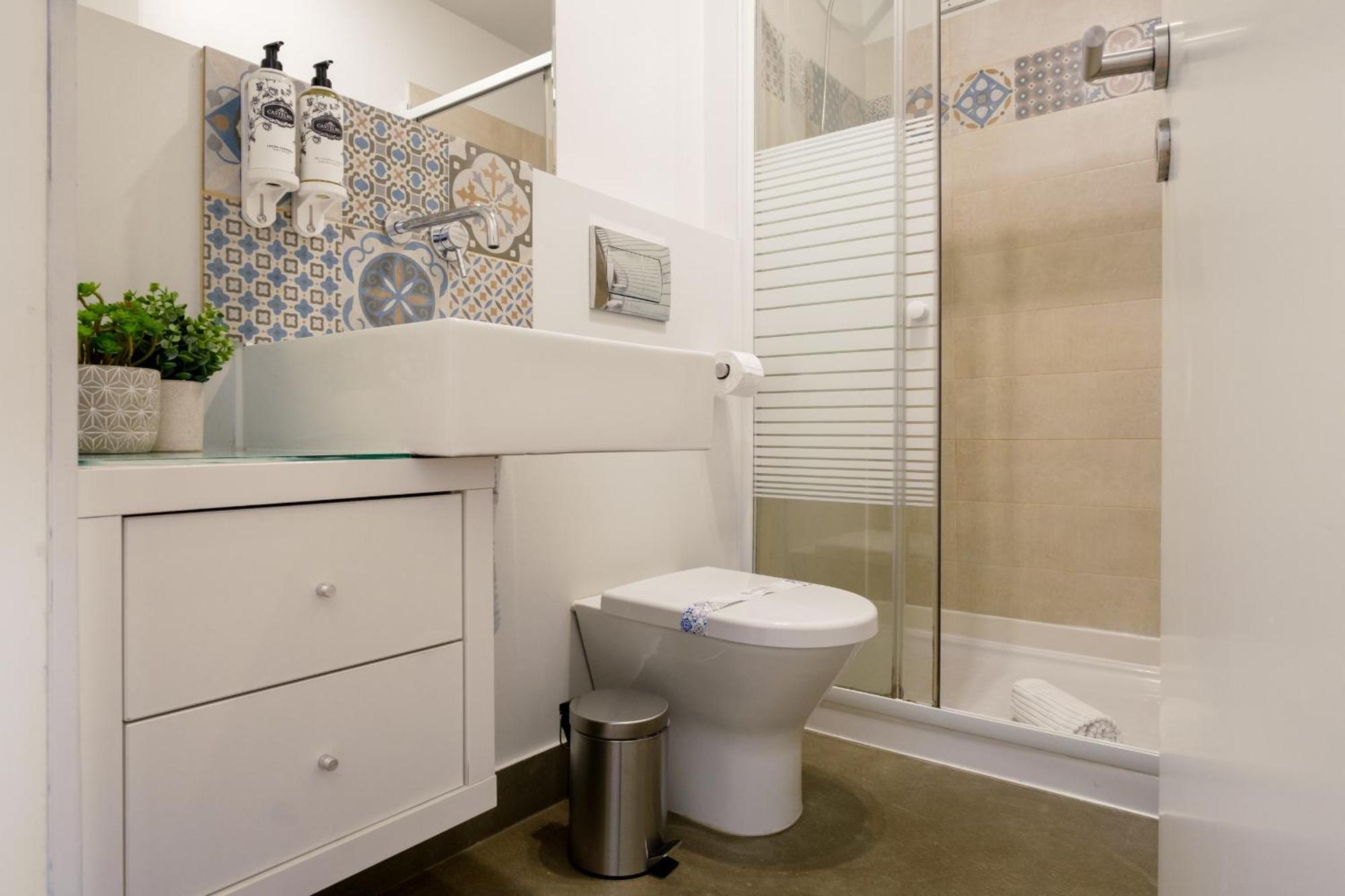 Historic Nook Downtown Near Metro Apartment Porto
