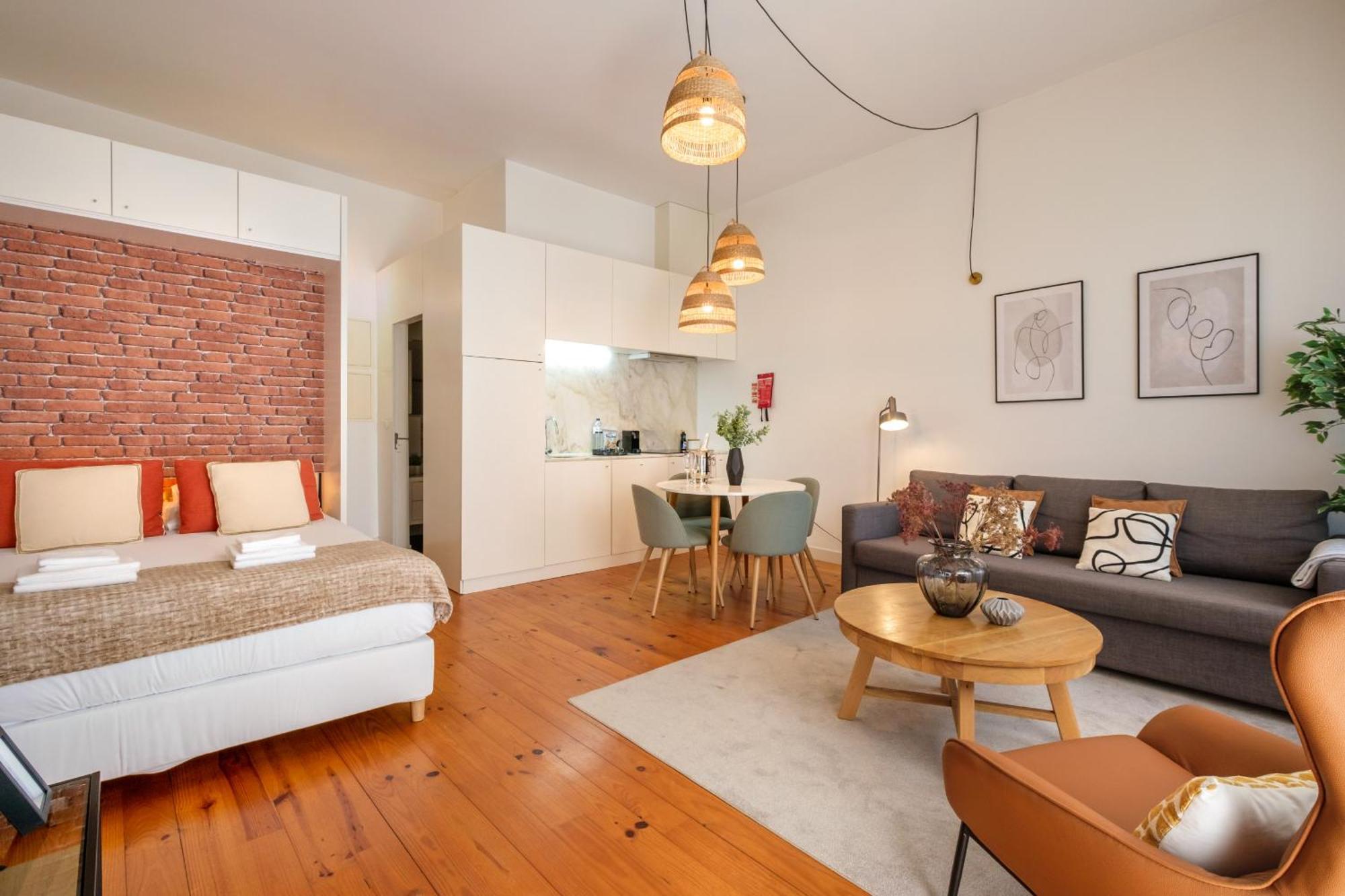 Historic Nook Downtown Near Metro