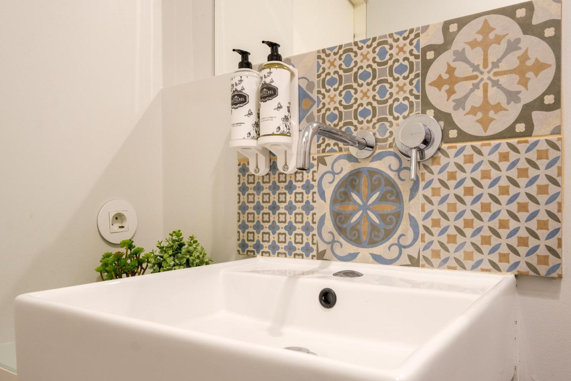 Historic Nook Downtown Near Metro * Porto