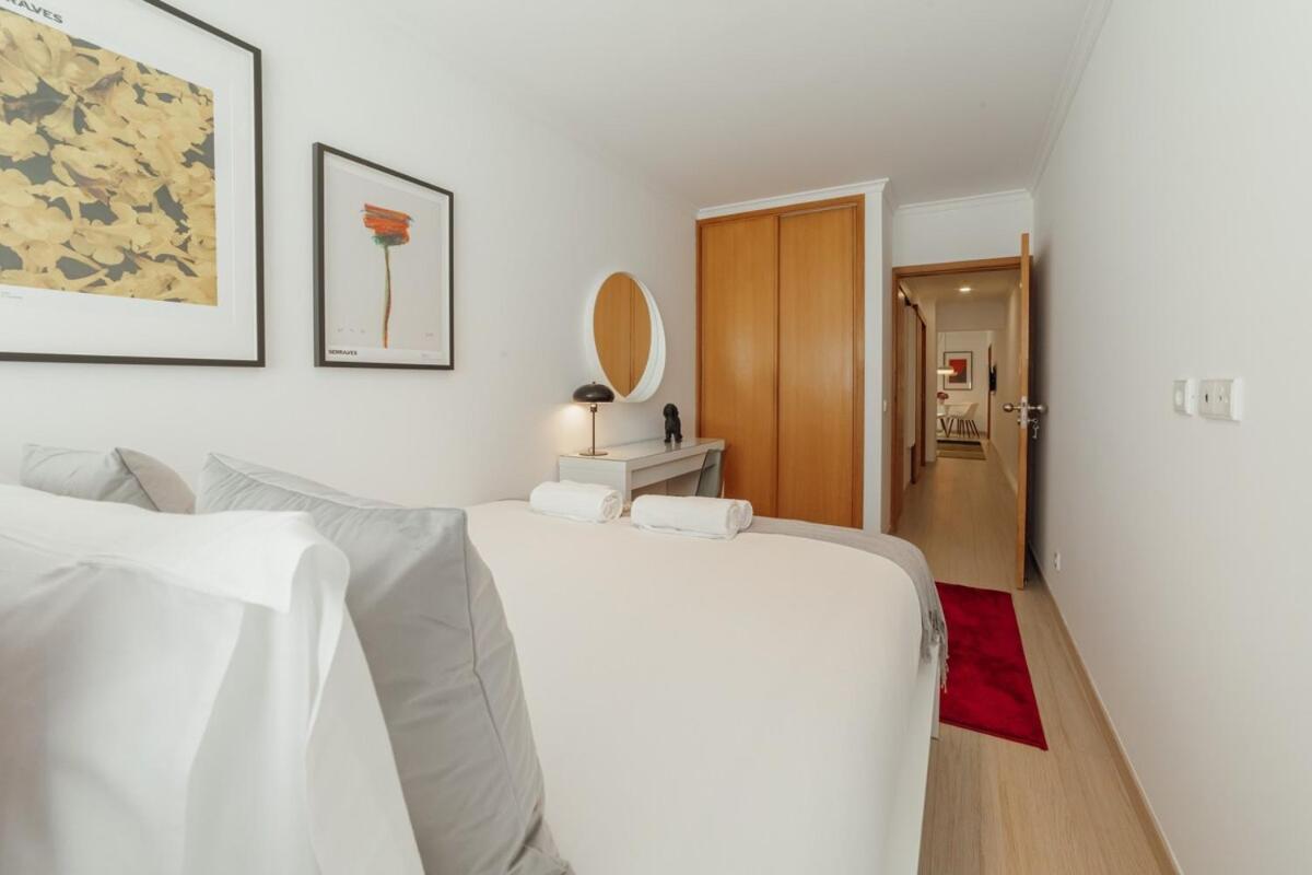 Stylish Flat By Hosty