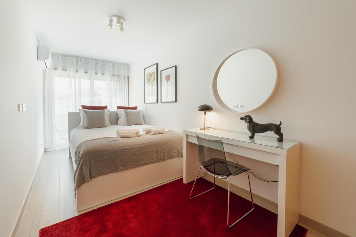 Stylish Flat By Hosty *