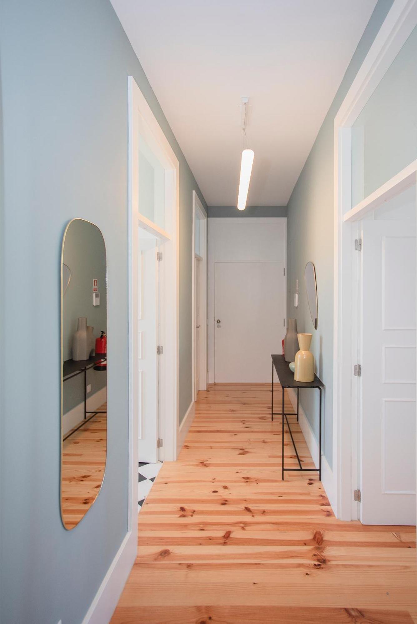 Apartment Liiiving In - Art Design *
