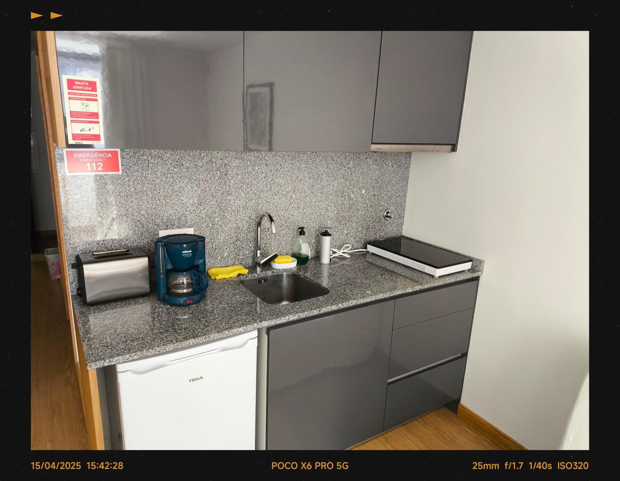 Stayfleeting Apartment