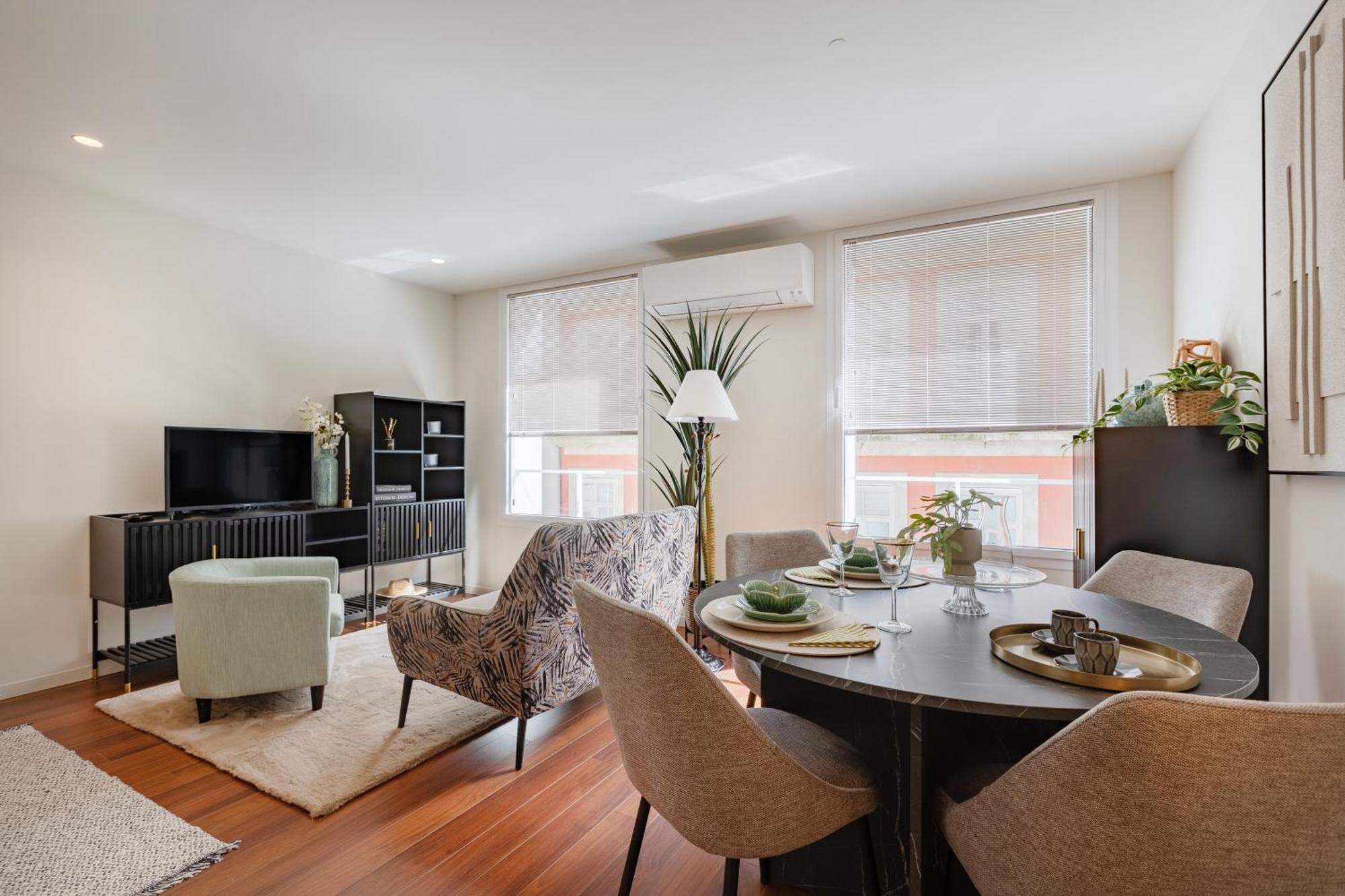 250 At Arts District Apartment *