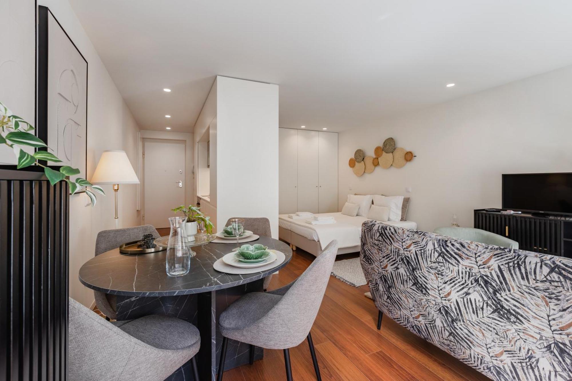 Apartment 250 At Arts District