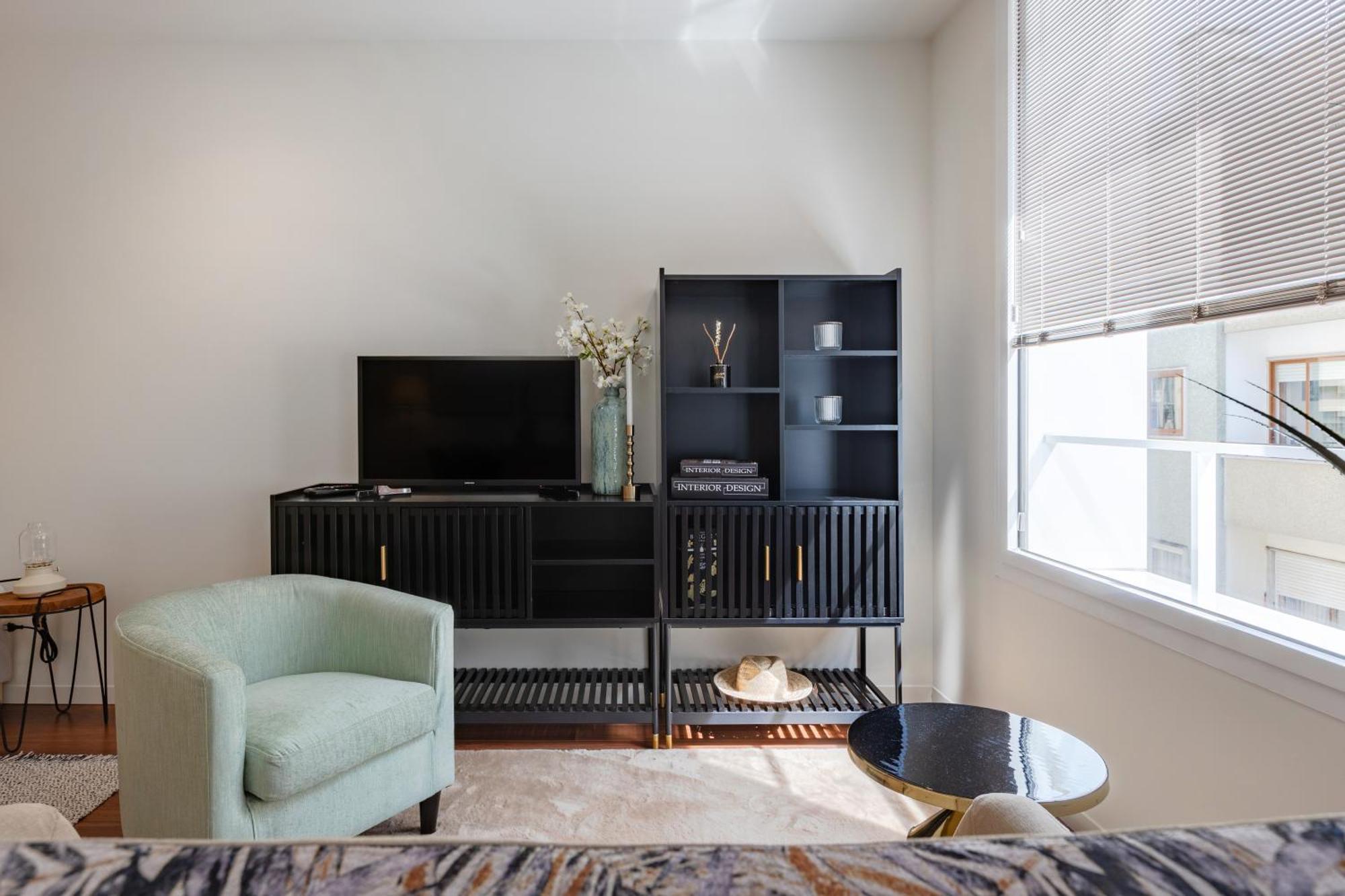 Apartment 250 At Arts District *