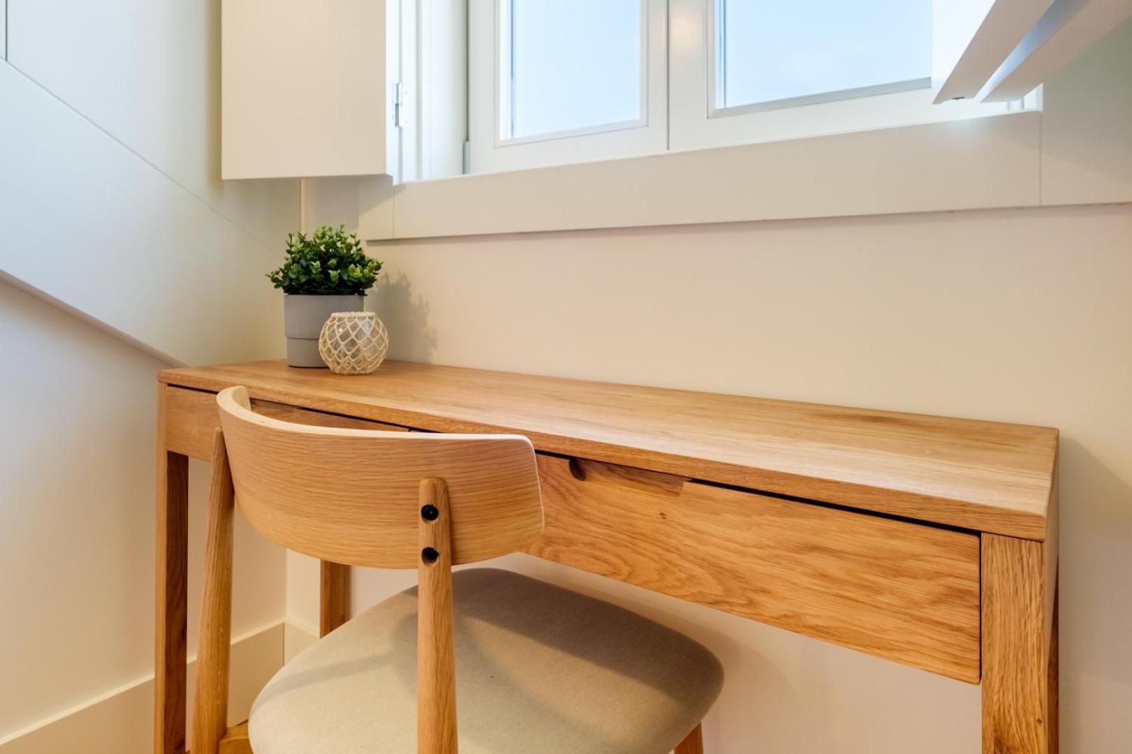 Apartment Spacious W. Beautiful & Sunny Private Terrace *