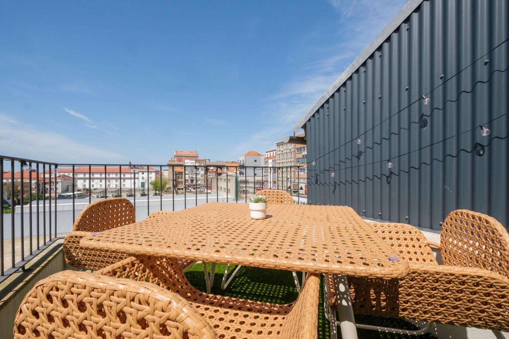 Spacious W. Beautiful & Sunny Private Terrace Apartment *
