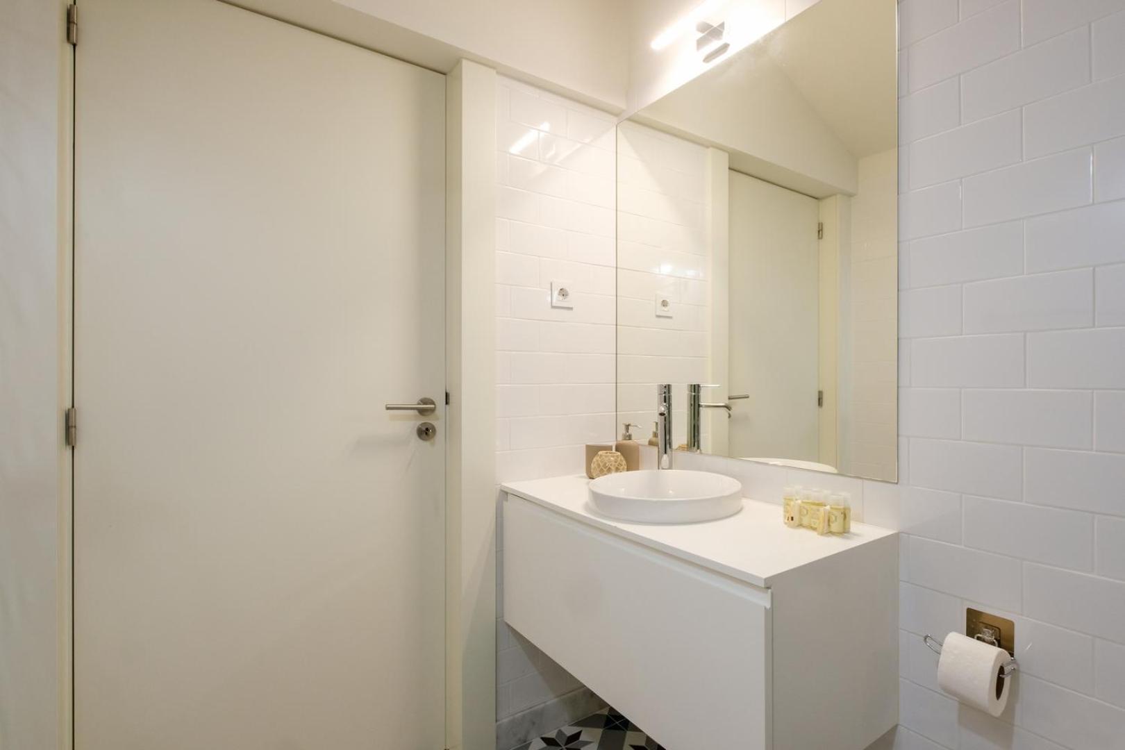Spacious W. Beautiful & Sunny Private Terrace Apartment Porto