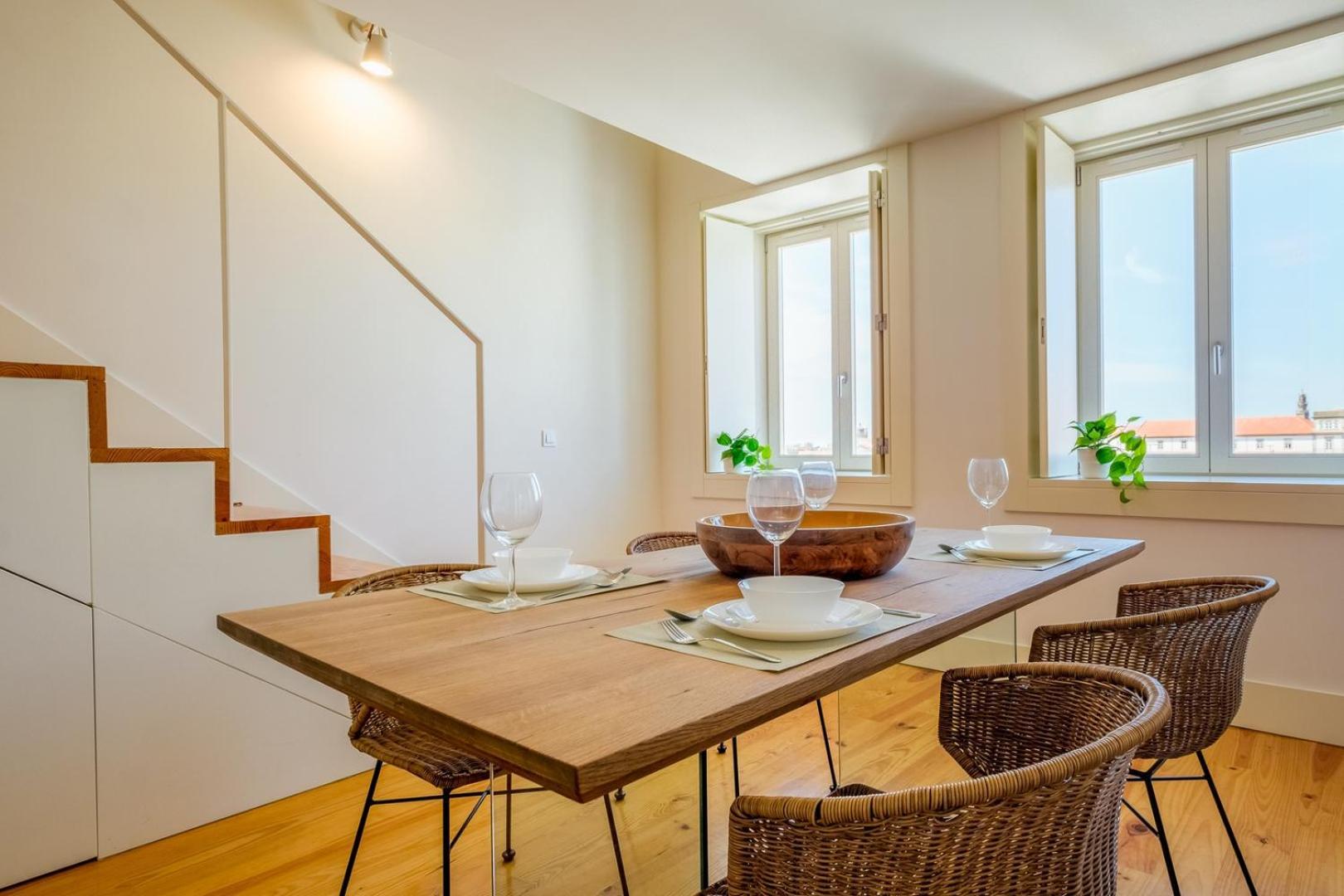 Spacious W. Beautiful & Sunny Private Terrace * Porto