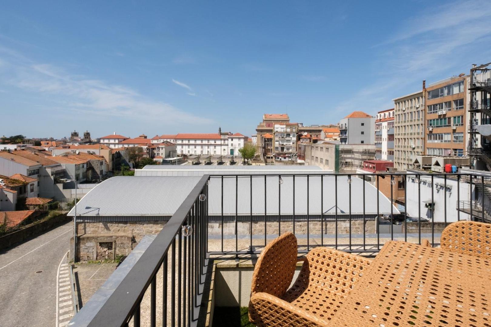 Apartment Spacious W. Beautiful & Sunny Private Terrace *