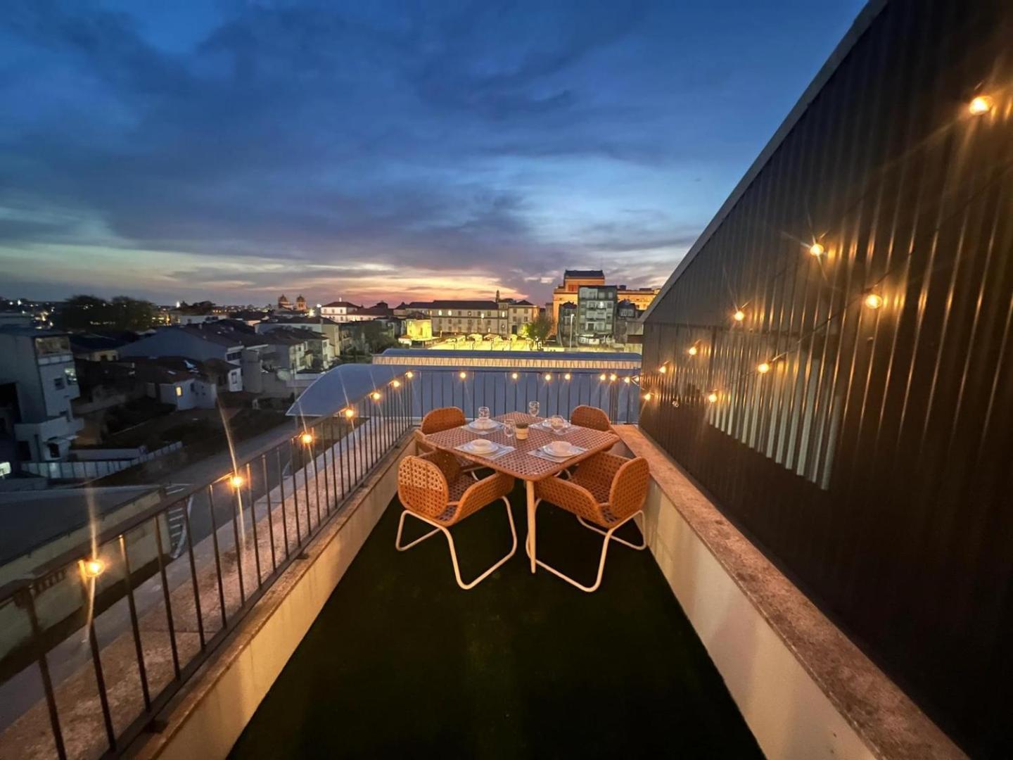 Apartment Spacious W. Beautiful & Sunny Private Terrace *