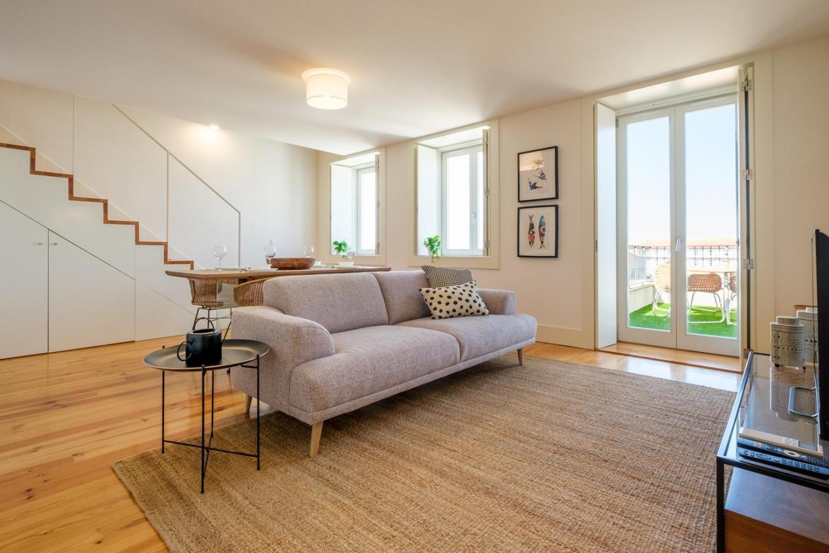 Spacious W. Beautiful & Sunny Private Terrace Apartment Porto