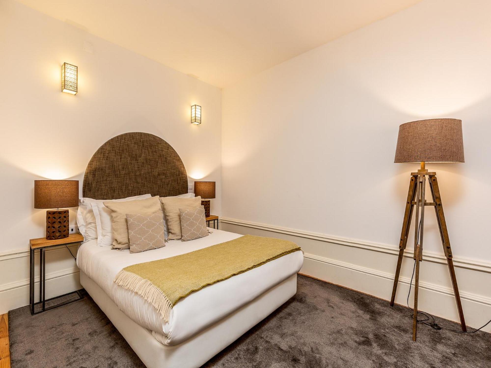 Modern With Essential Amenities Apartment Porto