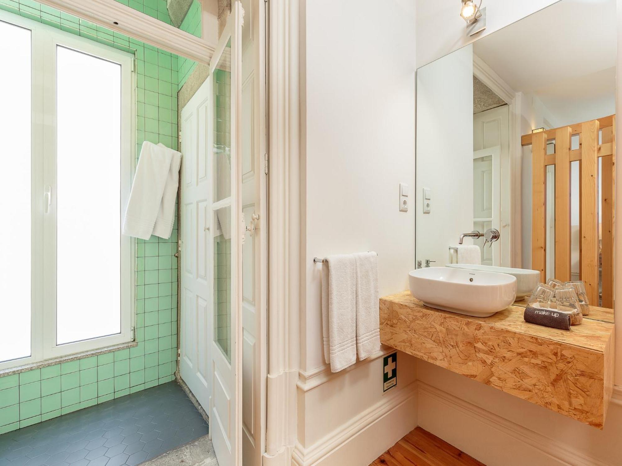 Modern With Essential Amenities *