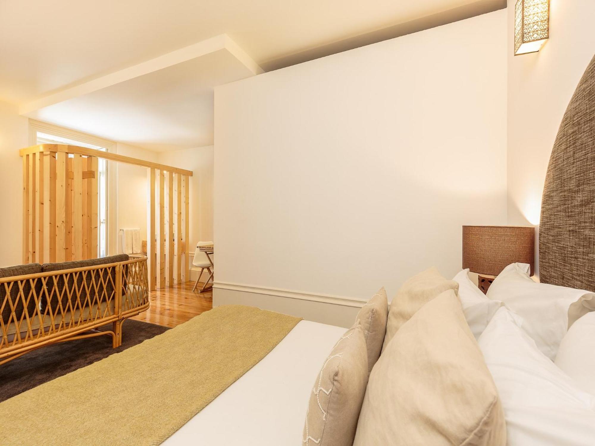Modern With Essential Amenities Apartment