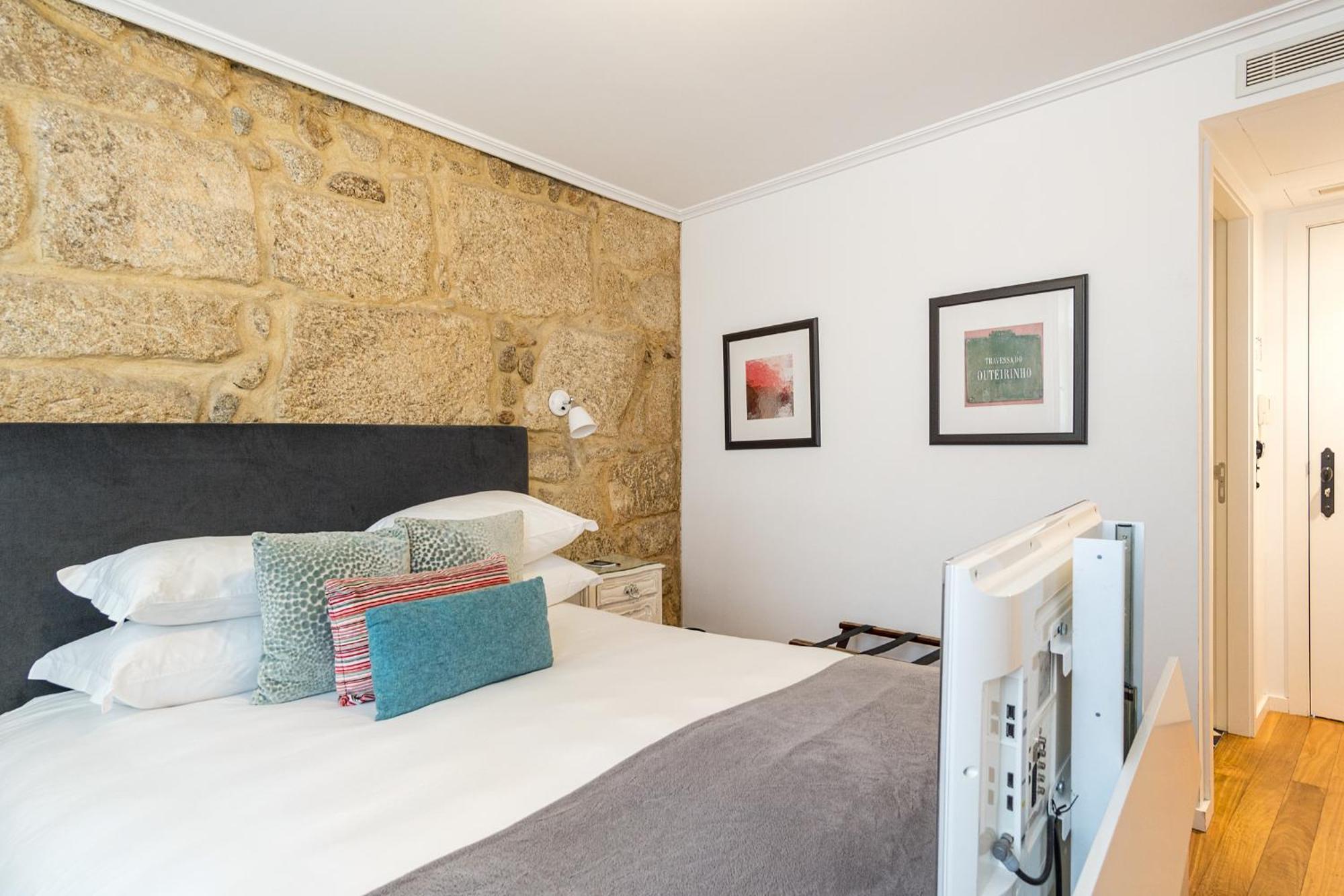 1872 River House By Olivia 4*