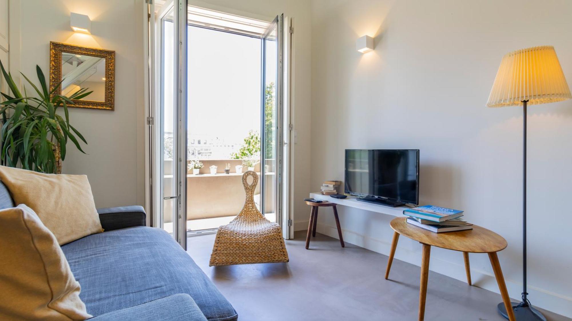 Aposentus - Stylish Downtown Loft Apartment