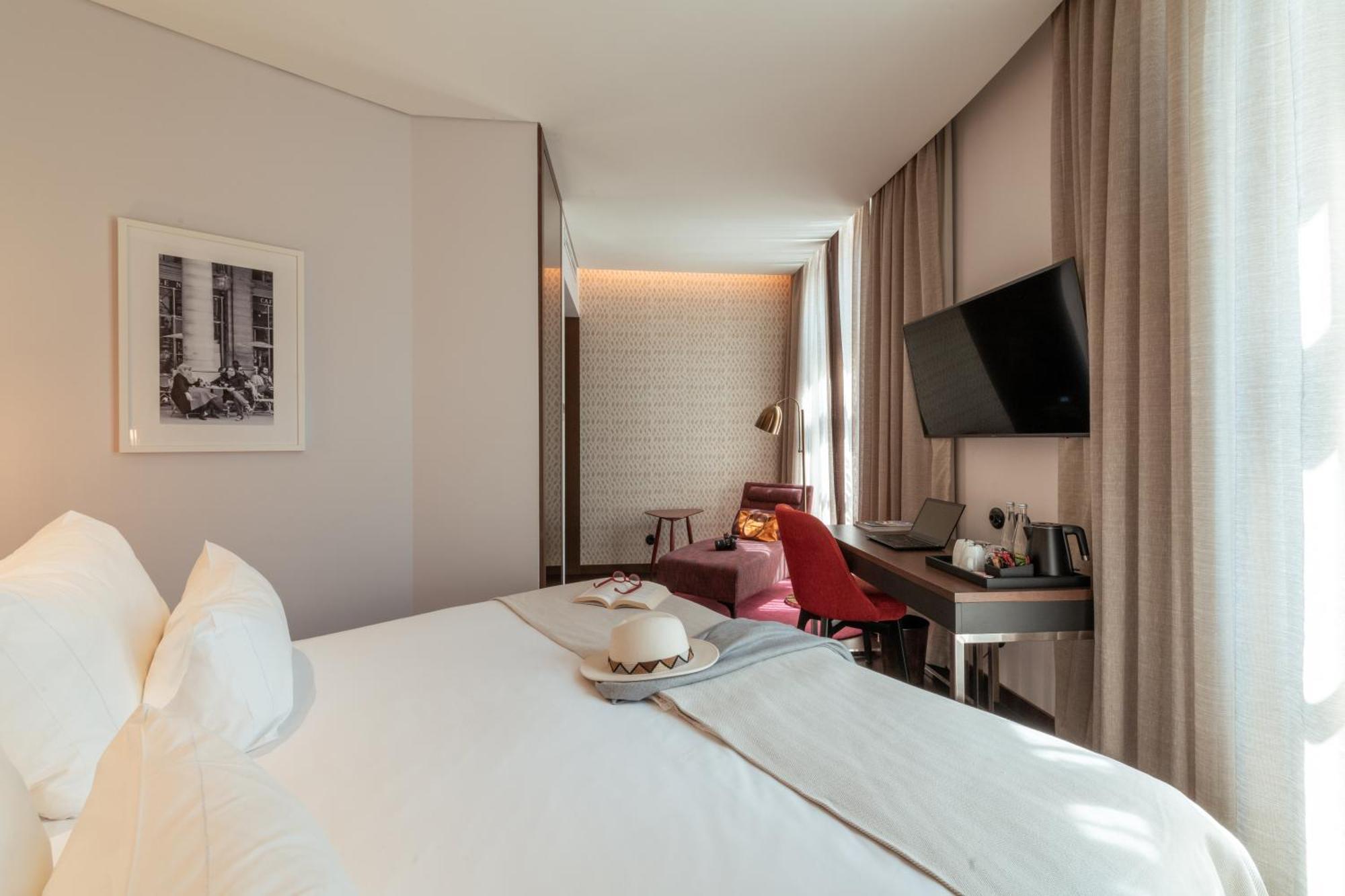 Hotel Pestana - A Brasileira, Center & Heritage Building 5*