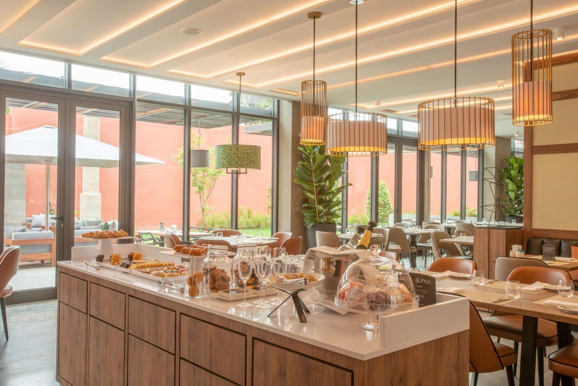 Nh Jardim Hotel 4*