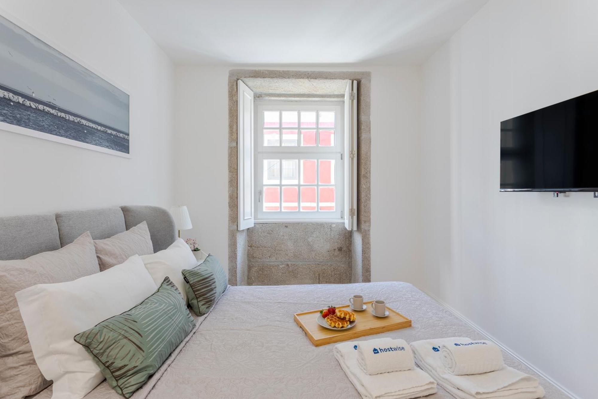 Apartment Hostwise - Stylish Retreat In Porto's Heart