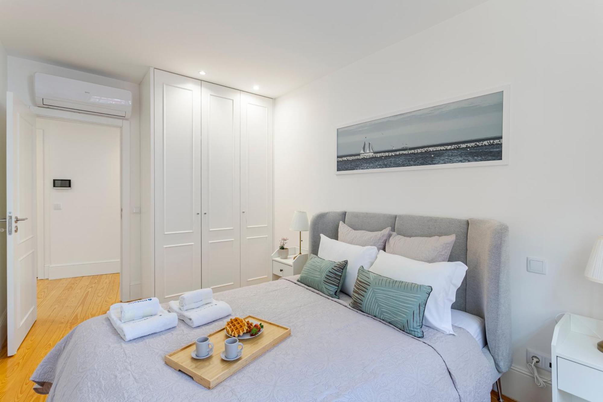 Apartment Hostwise - Stylish Retreat In Porto's Heart