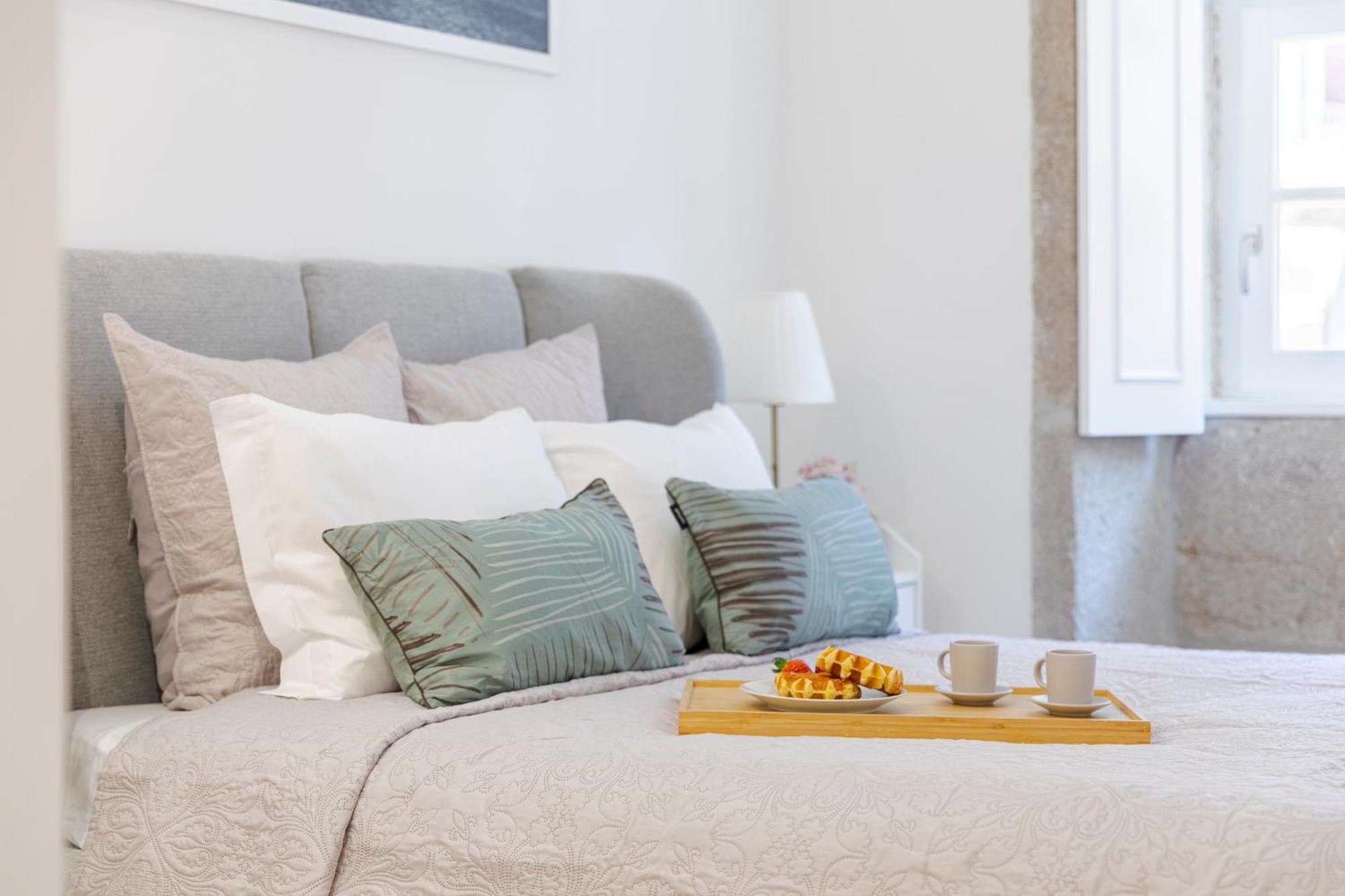 Hostwise - Stylish Retreat In Porto's Heart Apartment Porto