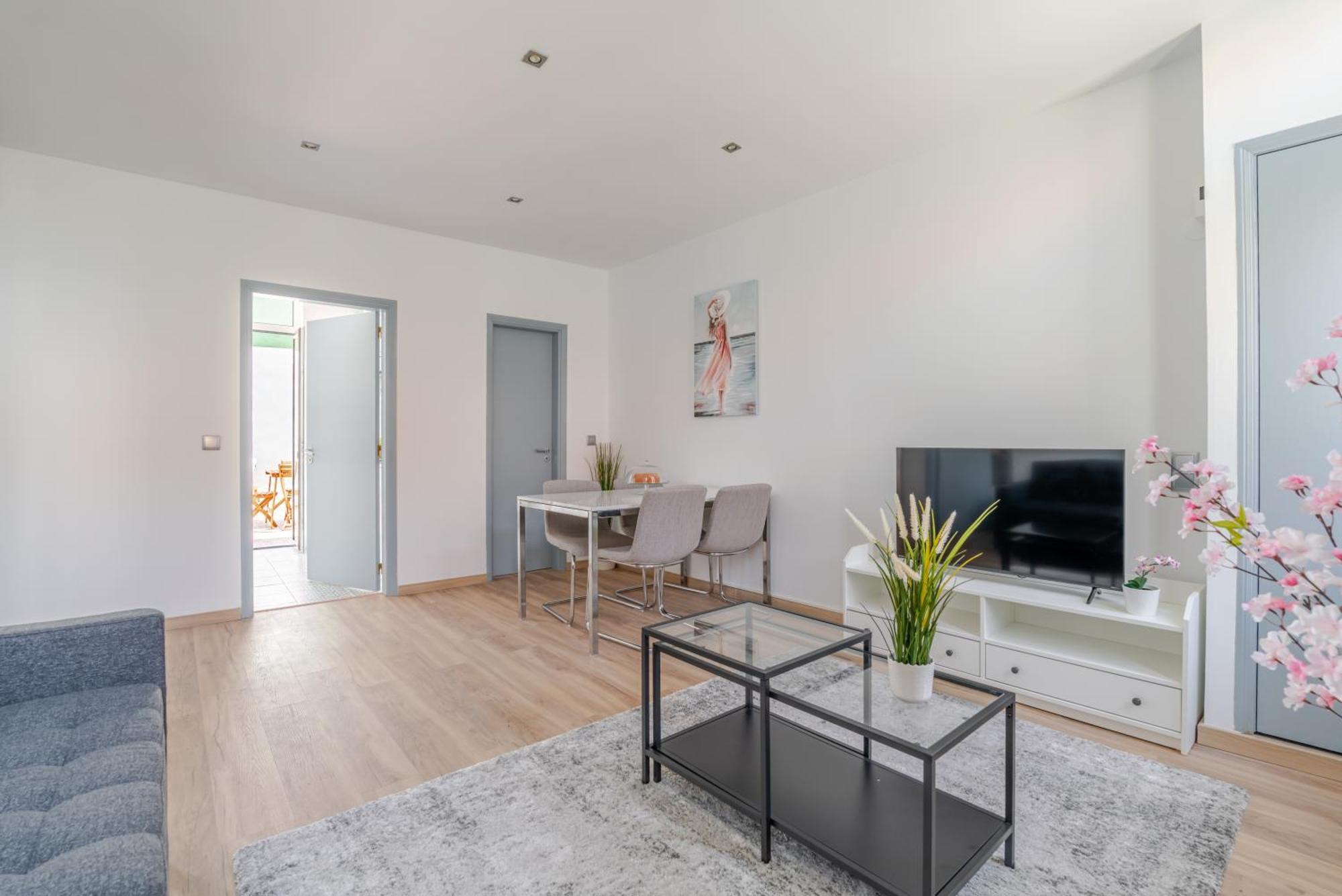 Vakantiehuis Hostwise - Traditional House With Terrace Porto
