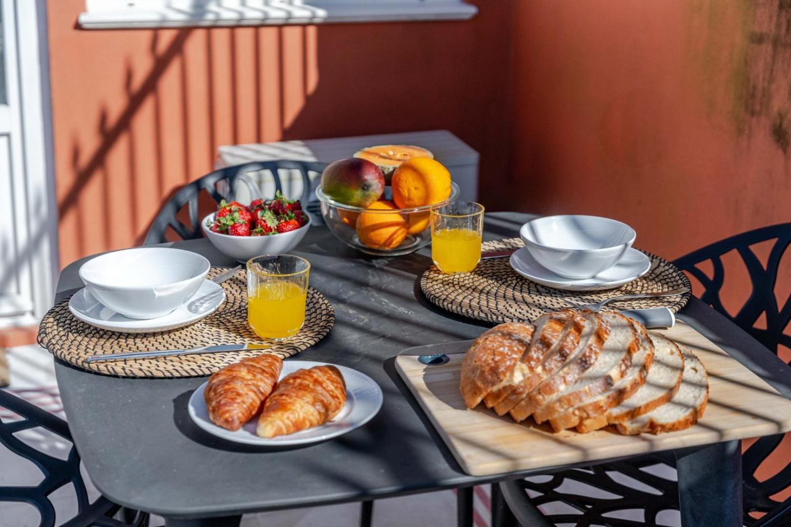Classic Meets Modern - Downtown Balcony Retreat * Porto