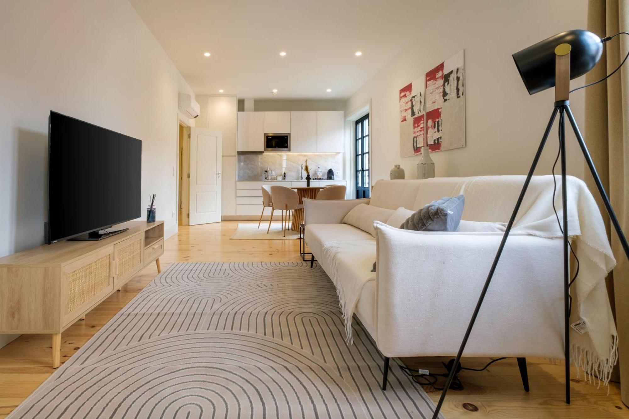 Art Deco 22 Luxury 2br Downtown Metro Ac Porto