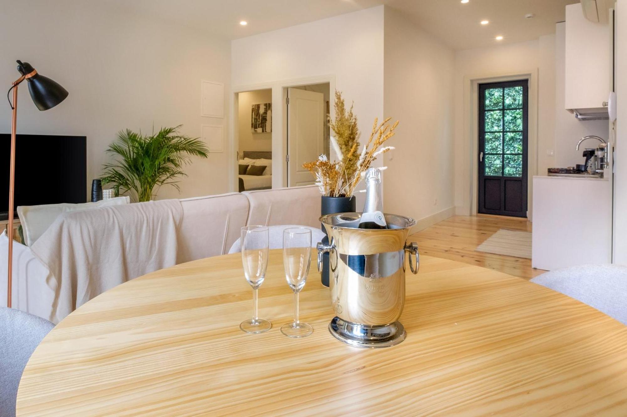 Apartment Art Deco 23 Luxury 2br Downtown Metro Ac *