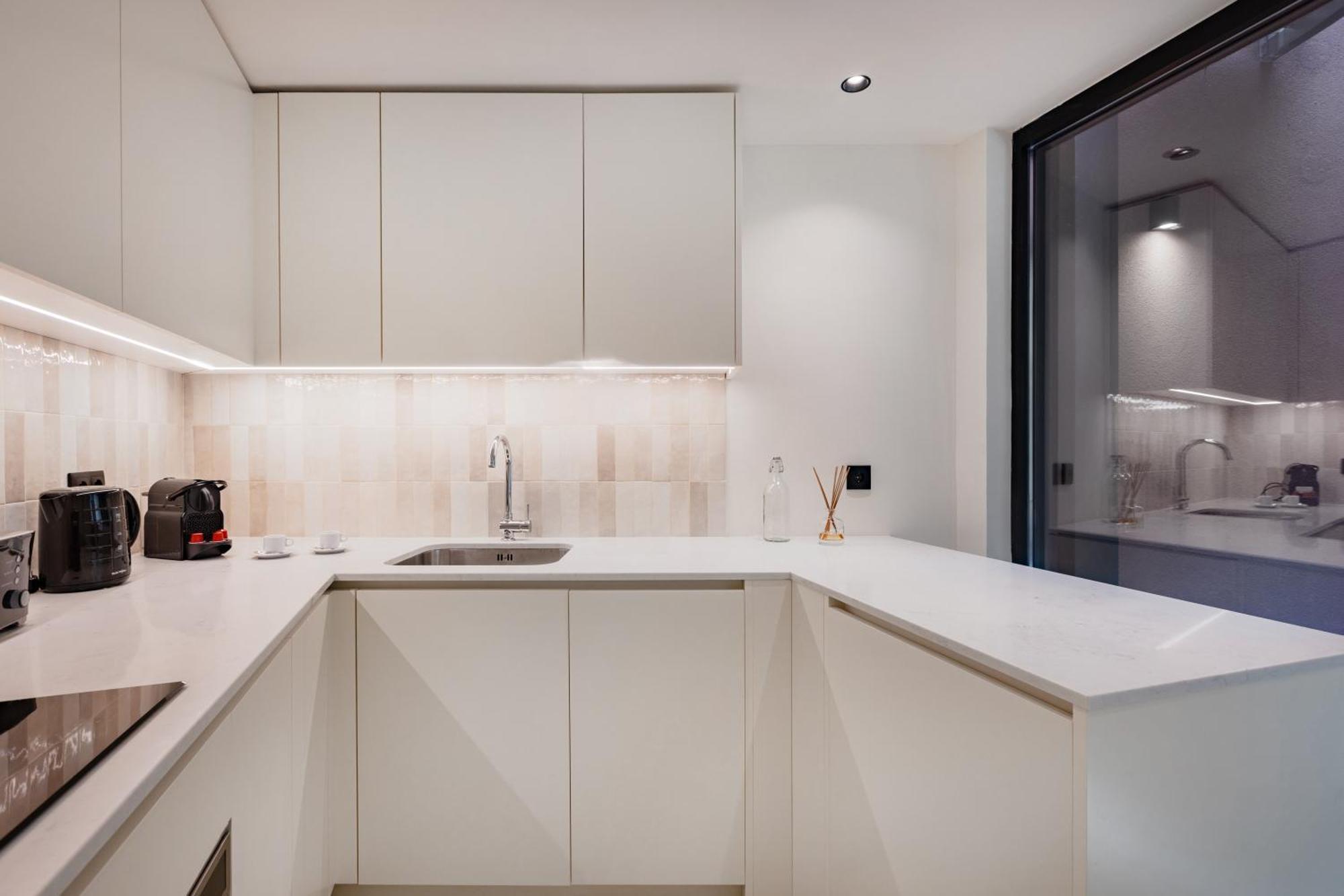 Minimalist Loft At Terracotta Collection Porto
