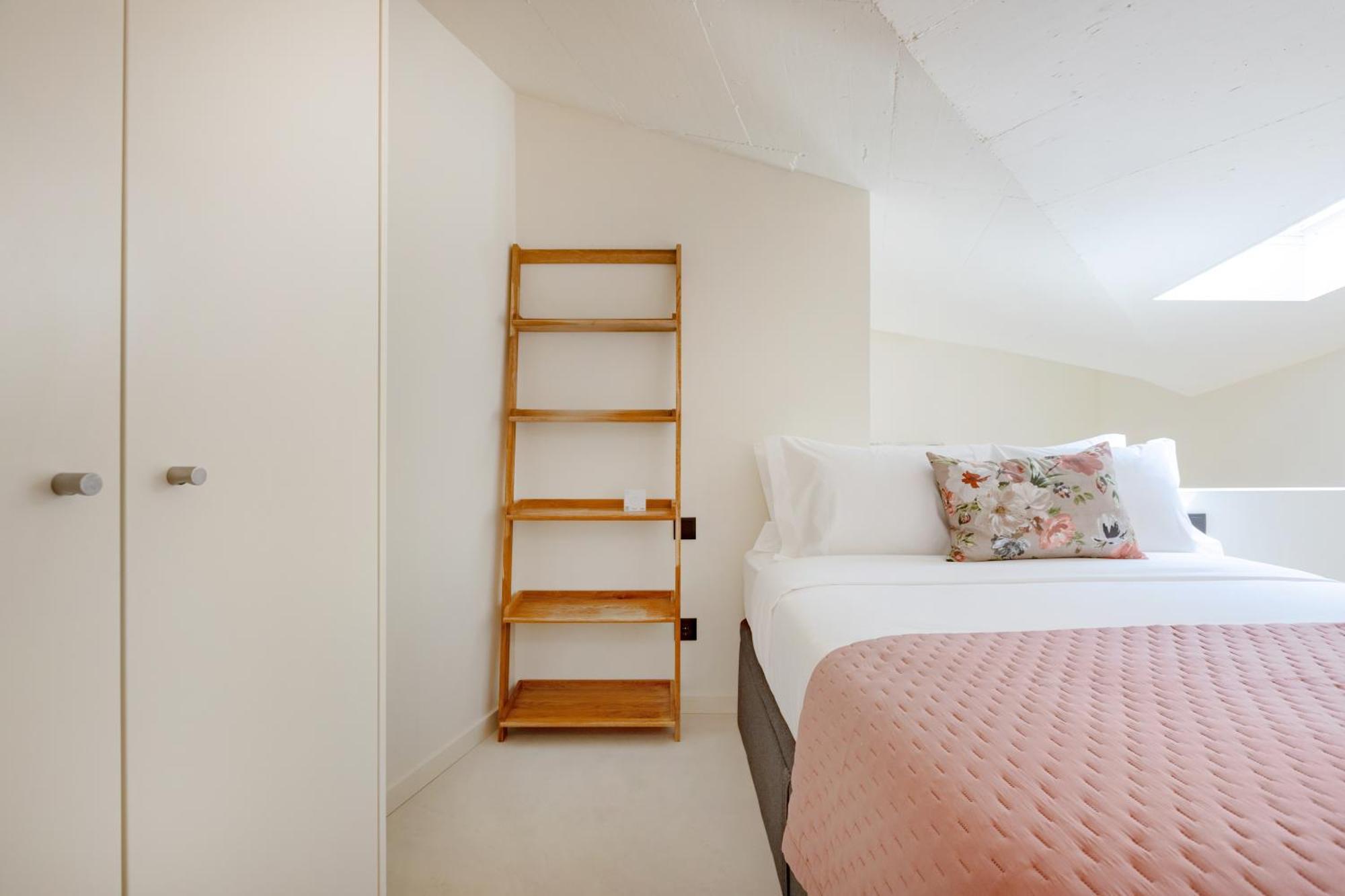 Minimalist Loft At Terracotta Collection Porto