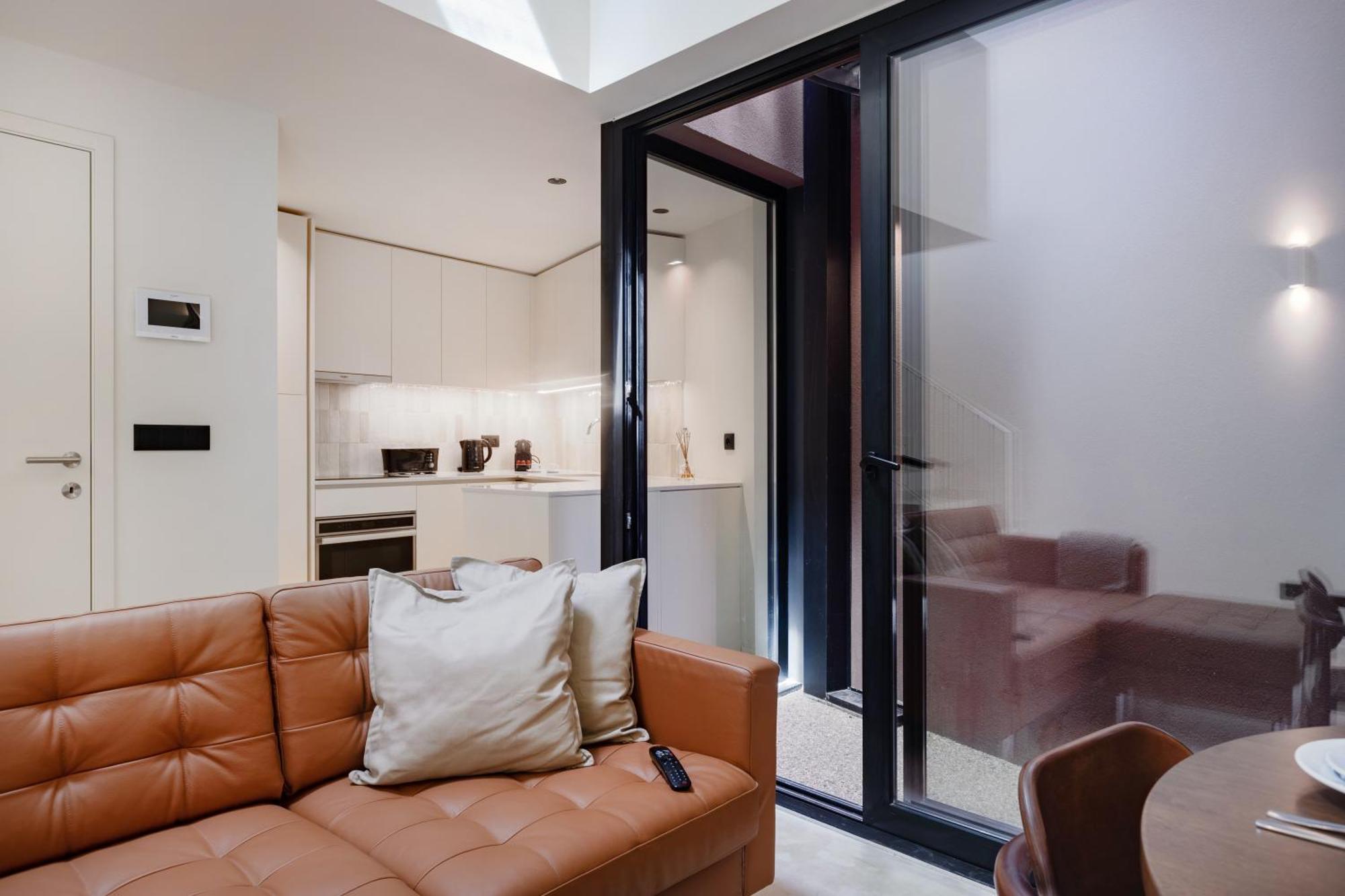 Minimalist Loft At Terracotta Collection Apartment Porto