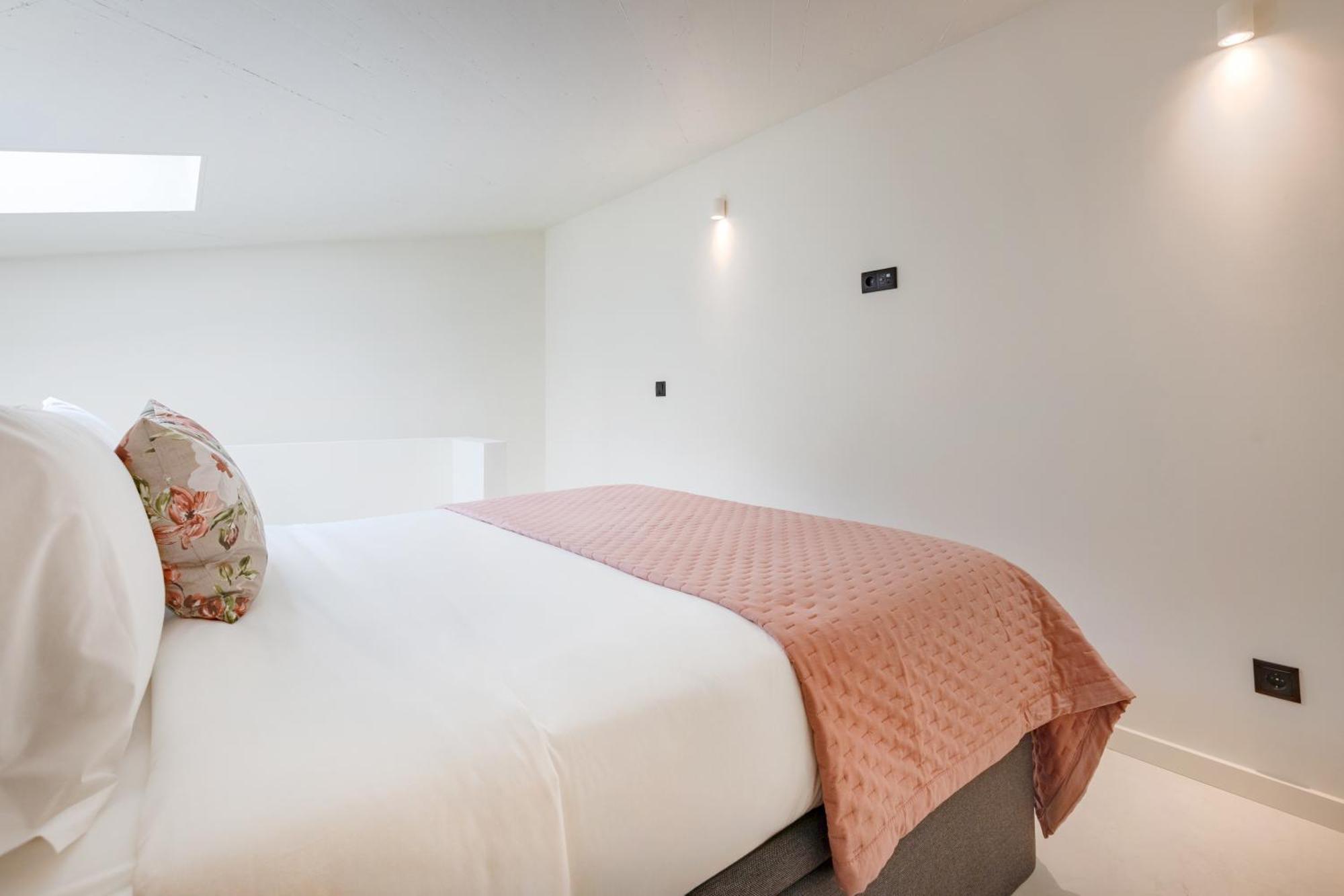 Minimalist Loft At Terracotta Collection * Porto