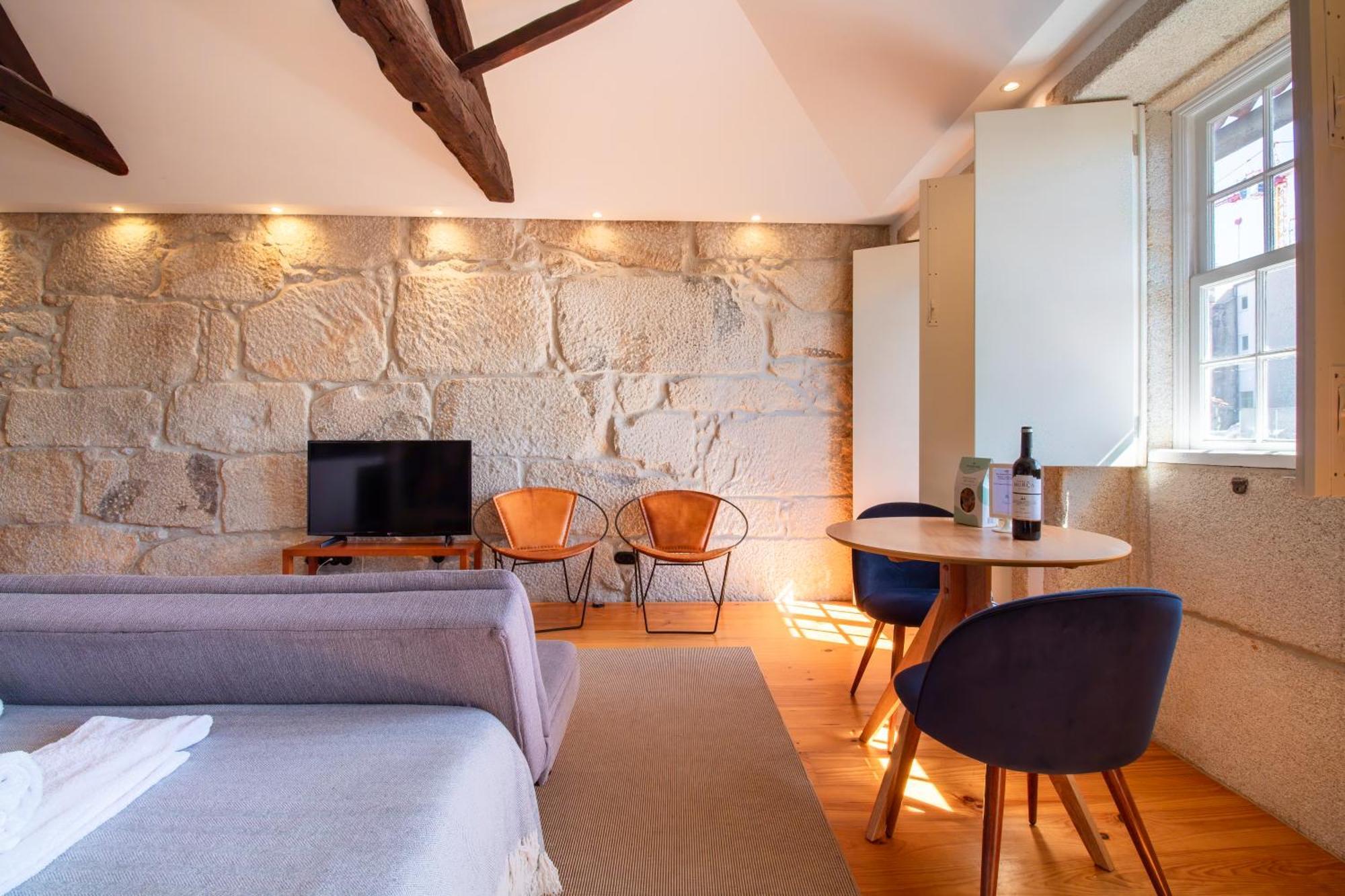 Lovelystay - Dirk - Almada 4º F * Porto