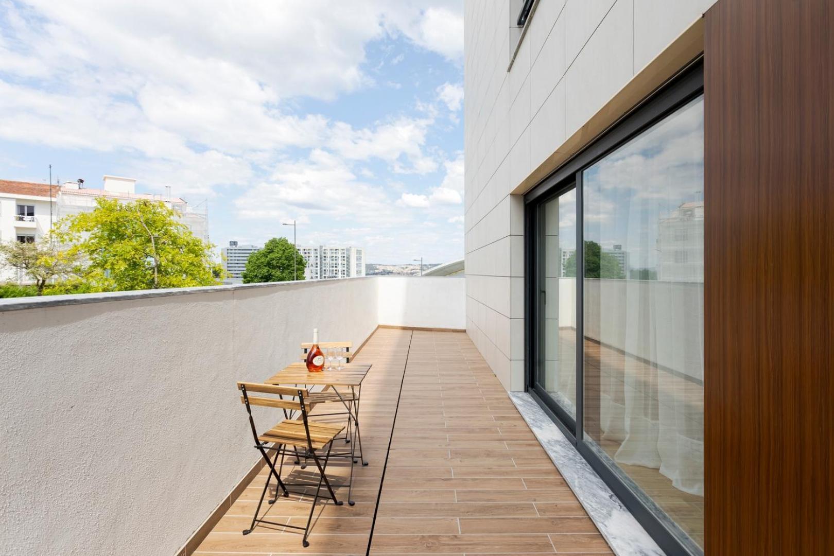 Hostwise - W/ Terrace, Pool & Gym By Dragao Appartement