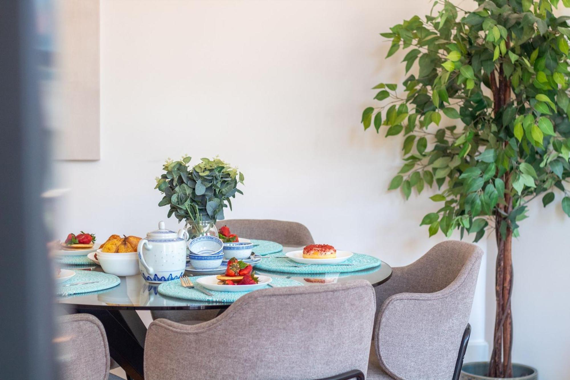 Bright Flat Few Steps To Aliados Av By Lovelystay * Porto