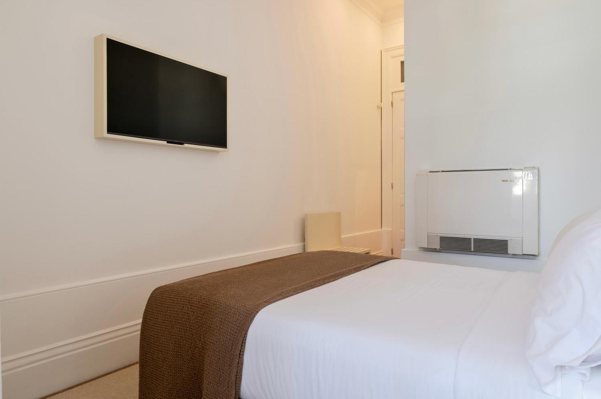 Oporto Comfort Charming Cedofeita - Free Parking Bed & Breakfast