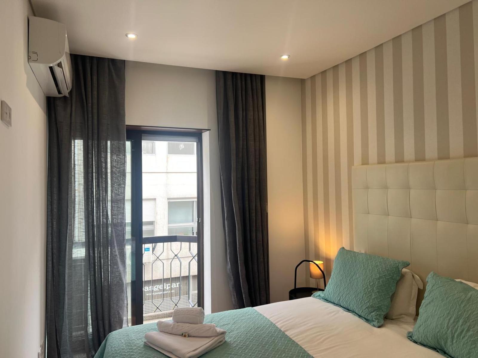 Luxury Apartment *